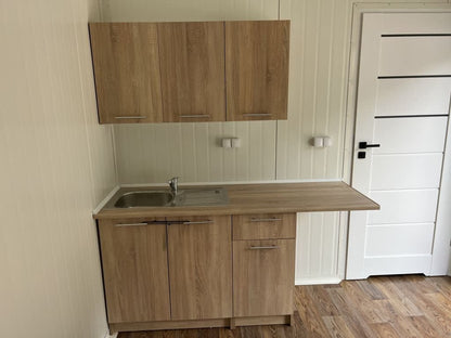 Maison Mobile 20 Pieds x 8 Pieds - Entièrement Fini, Intérieur et Extérieur en Bois Traité, Prêt à l'Emploi