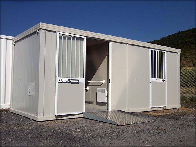 Cabine sanitaire public 20 pieds x 8, confortable