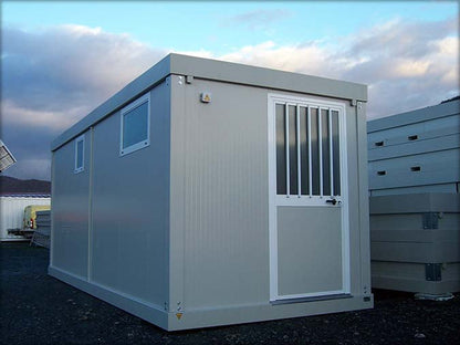 Cabine sanitaire public 20 pieds x 8, confortable