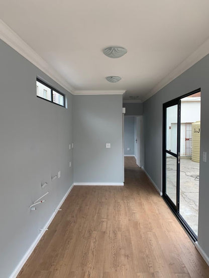 Container maritime  bureau mobile 40 pieds x 8, isolé 4 saisons, avec porte, fenêtre et toilette