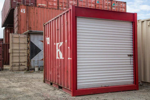 Container 10 Pieds Usagé Rouge avec Porte Roll-Up - Solution Pratique et Durable pour Stockage  Description :