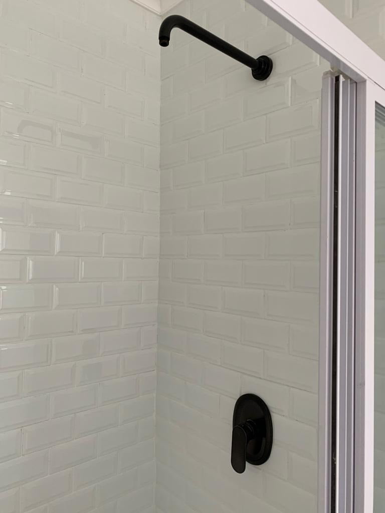 Container maritime  bureau mobile 40 pieds x 8, isolé 4 saisons, avec porte, fenêtre et toilette