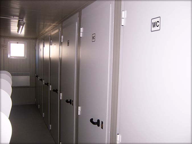 Cabine sanitaire public 20 pieds x 8, confortable