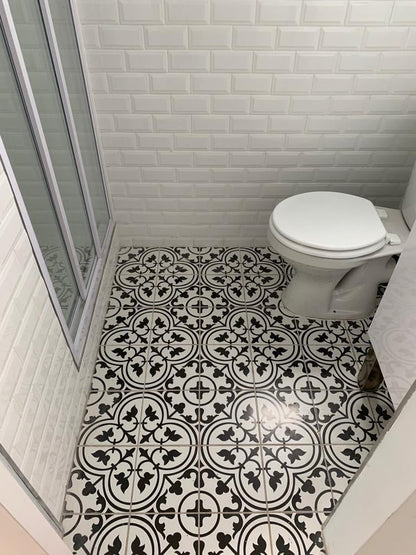 Container maritime  bureau mobile 40 pieds x 8, isolé 4 saisons, avec porte, fenêtre et toilette