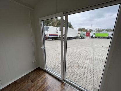 Maison Mobile 20 Pieds x 8 Pieds - Entièrement Fini, Intérieur et Extérieur en Bois Traité, Prêt à l'Emploi
