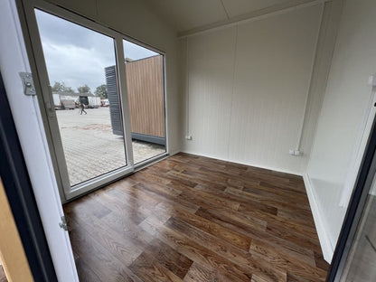 Maison Mobile 20 Pieds x 8 Pieds - Entièrement Fini, Intérieur et Extérieur en Bois Traité, Prêt à l'Emploi