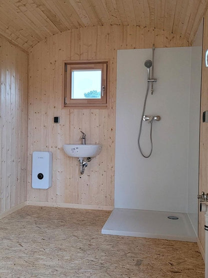 Remorque petite maison mobile 20 pieds x 8, isolée 4 saisons, non finie, avec installation de toilettes