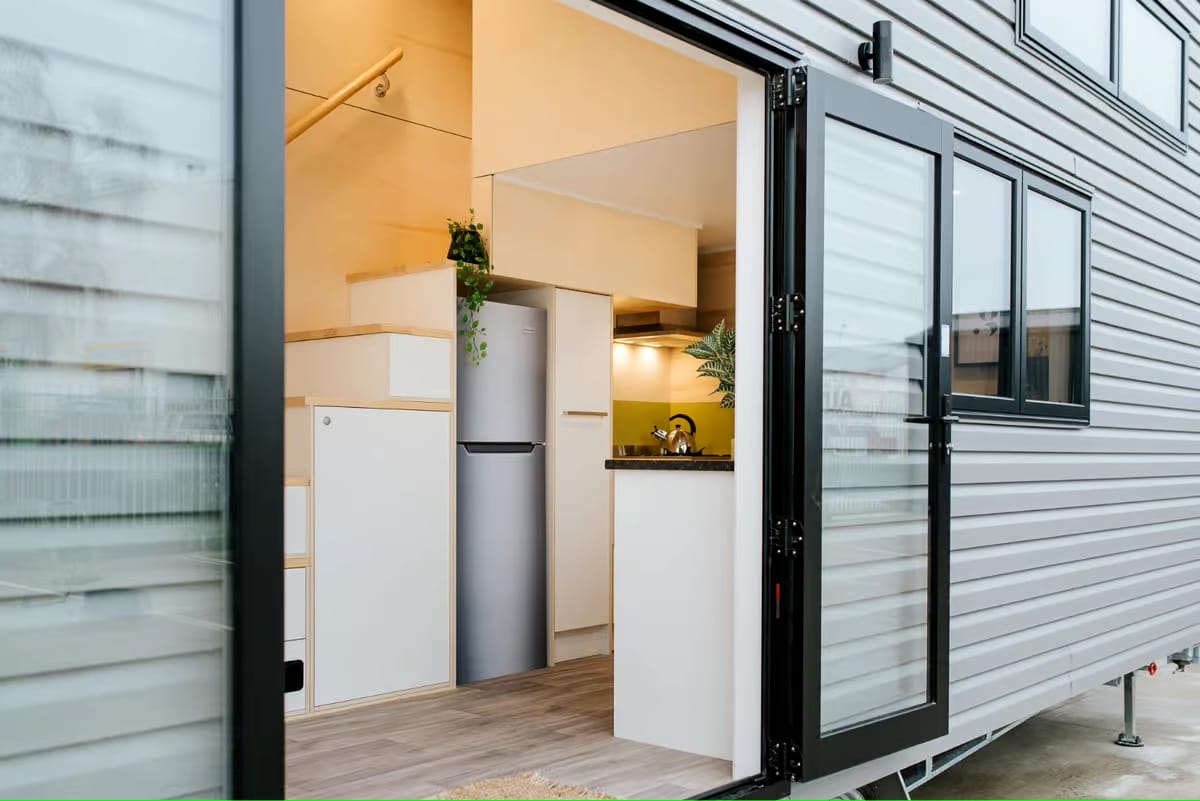 🏡 Tiny House 20 Pieds – Meublée | Neuve | Sur Roues | Revêtement Bois Blanc